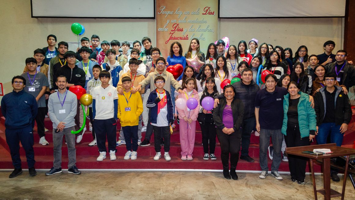 Jóvenes y Adolescentes Jóvenes y Adolescentes